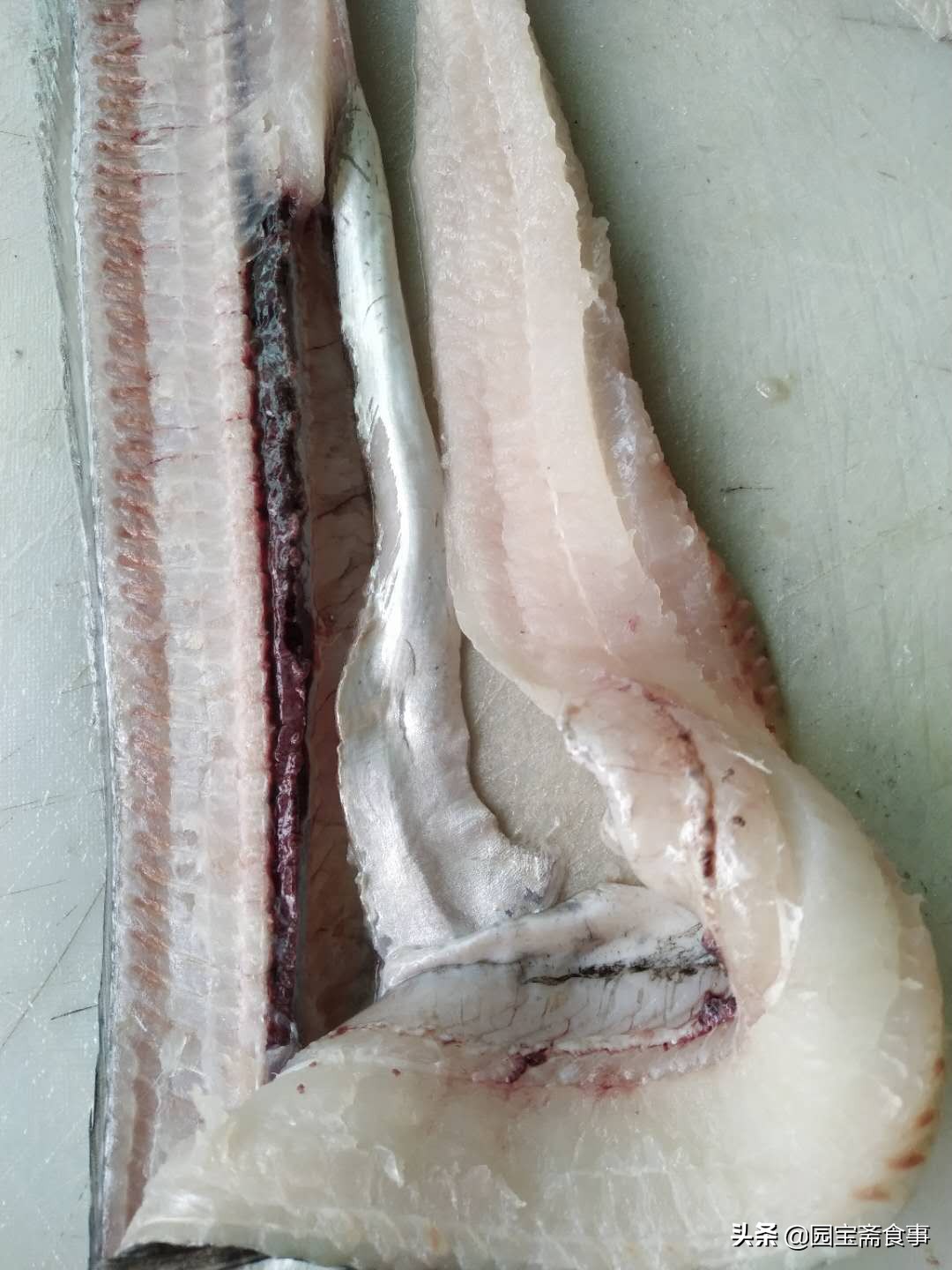 老北京焖酥带鱼的正宗做法,去骨蒸带鱼的正宗做法