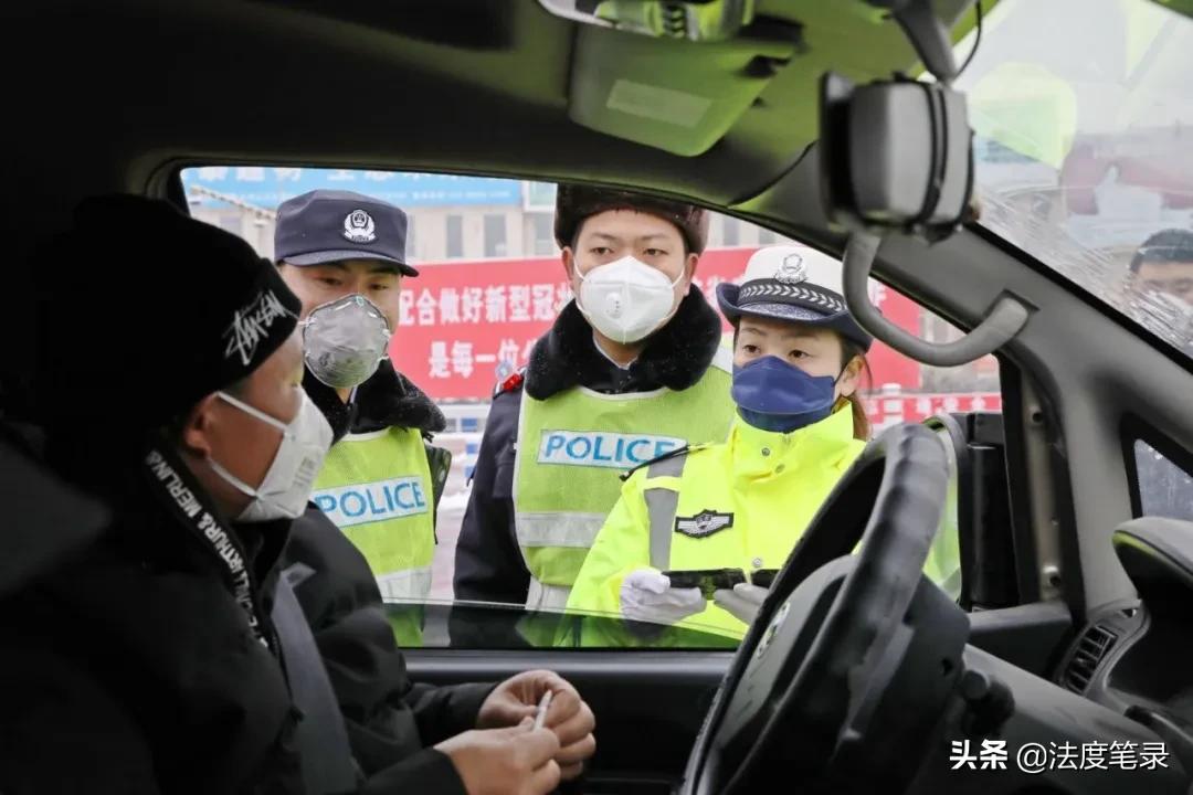 民警一个月不回家,警察忙到一个月不回家