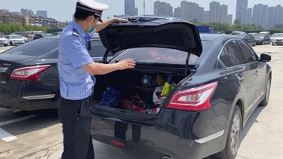 同一车牌在两地出现涉案司机,同时出现两辆车牌一样的车