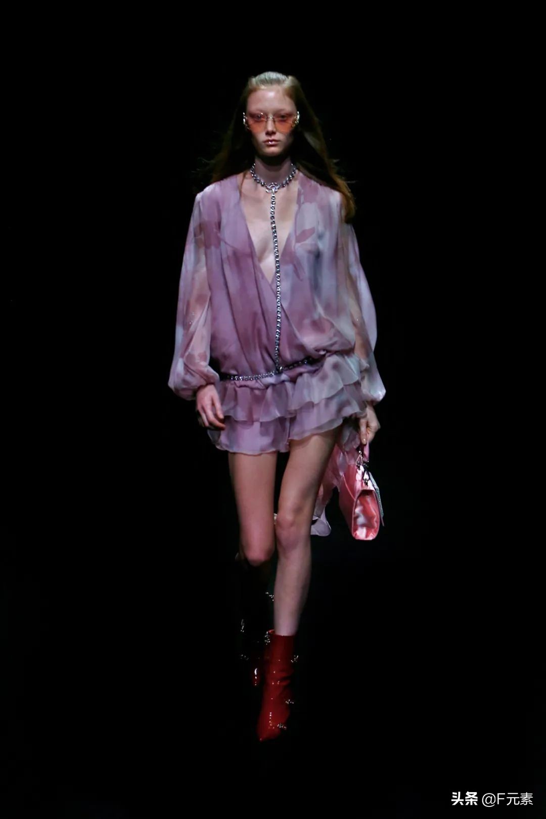 blumarine秋冬系列时装秀,blumarine2022米兰时装