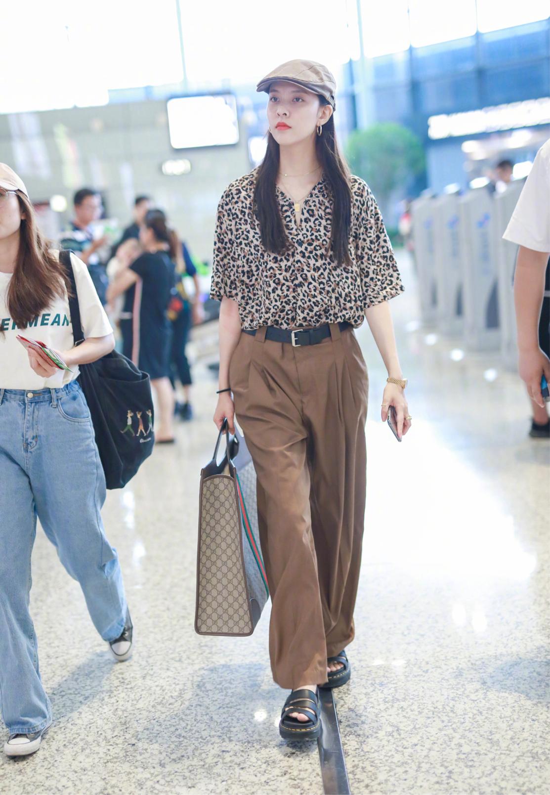 宋妍霏穿搭店铺分享,宋妍霏的穿搭法则