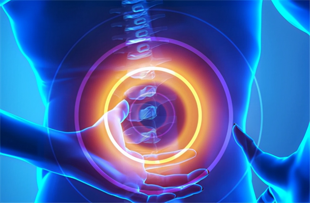 老腰突的自述：“连用一个月铁腰板，腰舒服多了。”