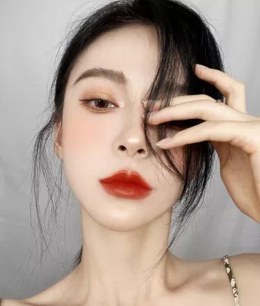 皮肤黄涂什么色号口红,肤色黄涂什么色号口红