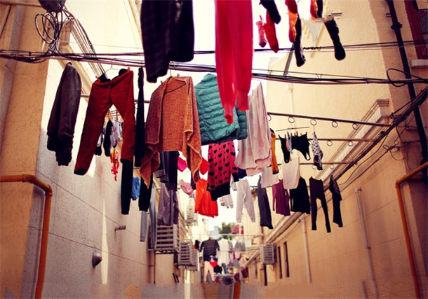 保持衣服干燥的小妙招,衣服晒不干怎样才能让衣服迅速干