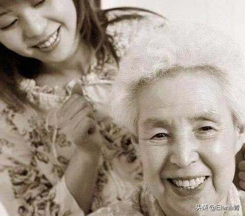 当女人的乳头被吸长达一个月,看完惊呆了~~