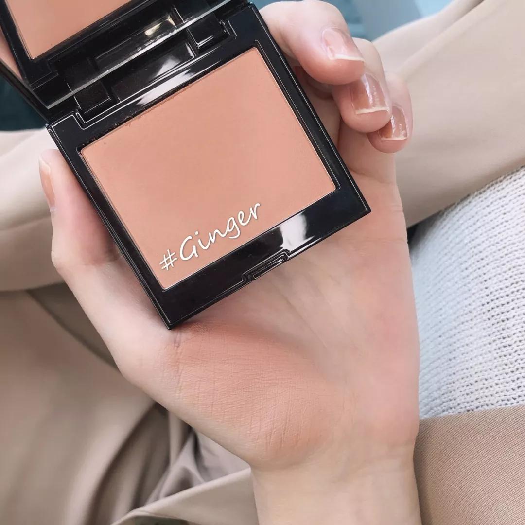 平价腮红收敛色和膨胀色的推荐,低饱和裸杏色腮红推荐