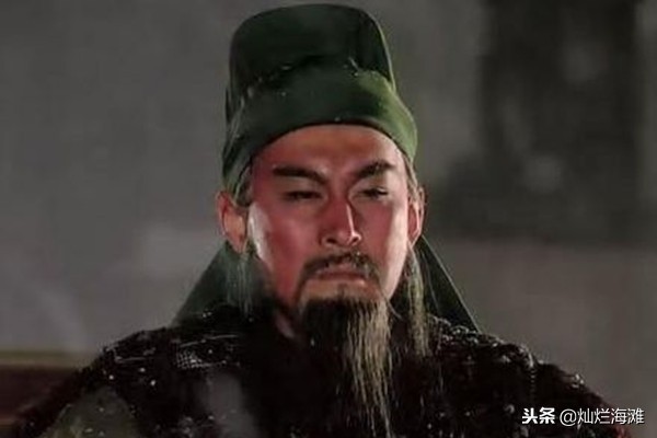 关羽明明左臂中箭，为何华佗治疗的却是右臂，原来的确有讲究