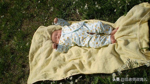 如何给新生儿晒太阳11月,新生儿正确的晒太阳方式
