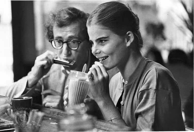 我嫁给了我爸，52岁被指性侵7岁女儿遭全网痛骂26年，他没错？