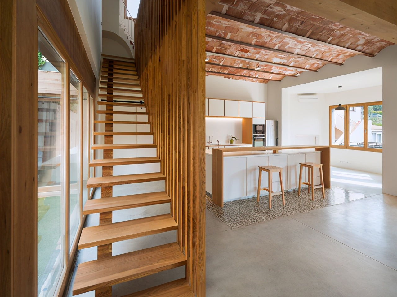 楼梯扶手好看又好搞卫生,楼梯扶手用什么实惠又好看