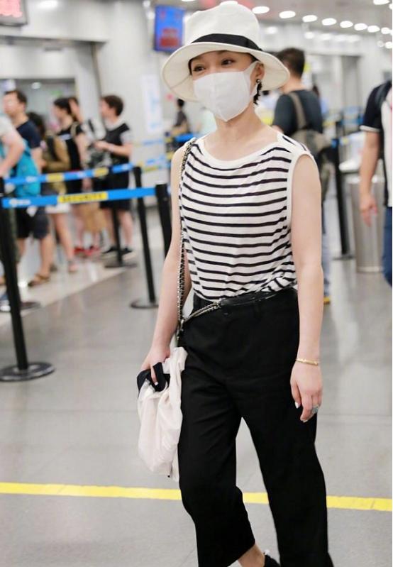 周迅大胆穿搭,小个子周迅穿搭