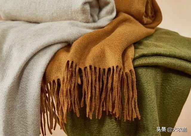 别傻乎乎分不清“羊绒大衣”和“双面呢大衣”,为什么差别10倍?