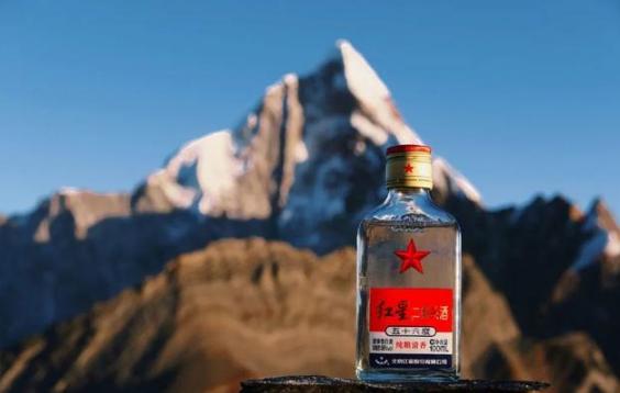 男子抢劫金店仅12秒落网,二十多岁浙江小伙抢劫珠宝案