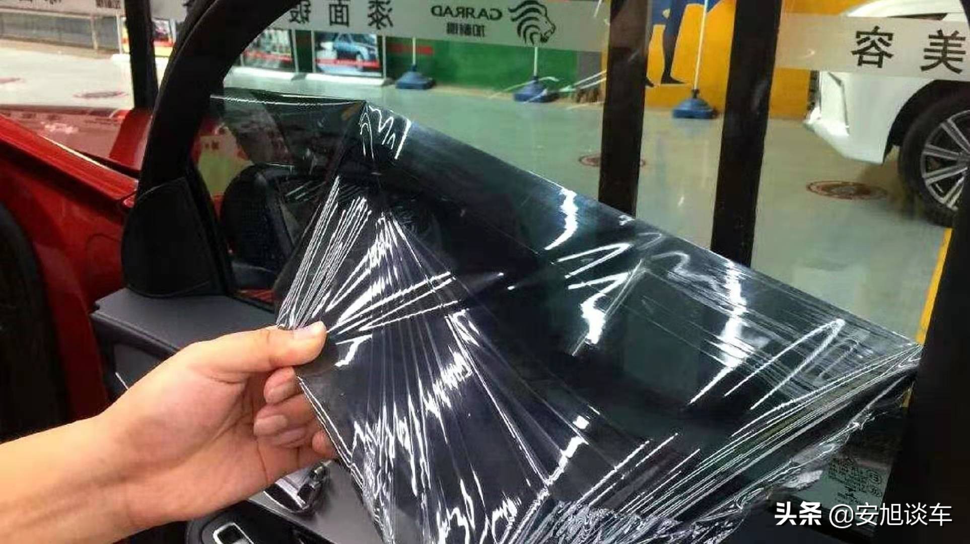 给汽车贴膜伤不伤漆,贴膜选择很重要