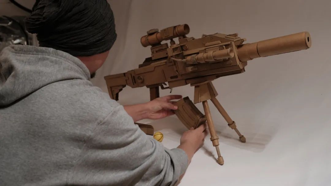 钢铁侠头盔纸板教程,钢铁侠头盔用纸箱做