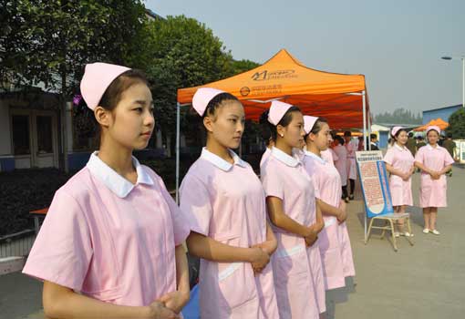 成都华大卫校学费一年是多少,成都卫校专业有哪些