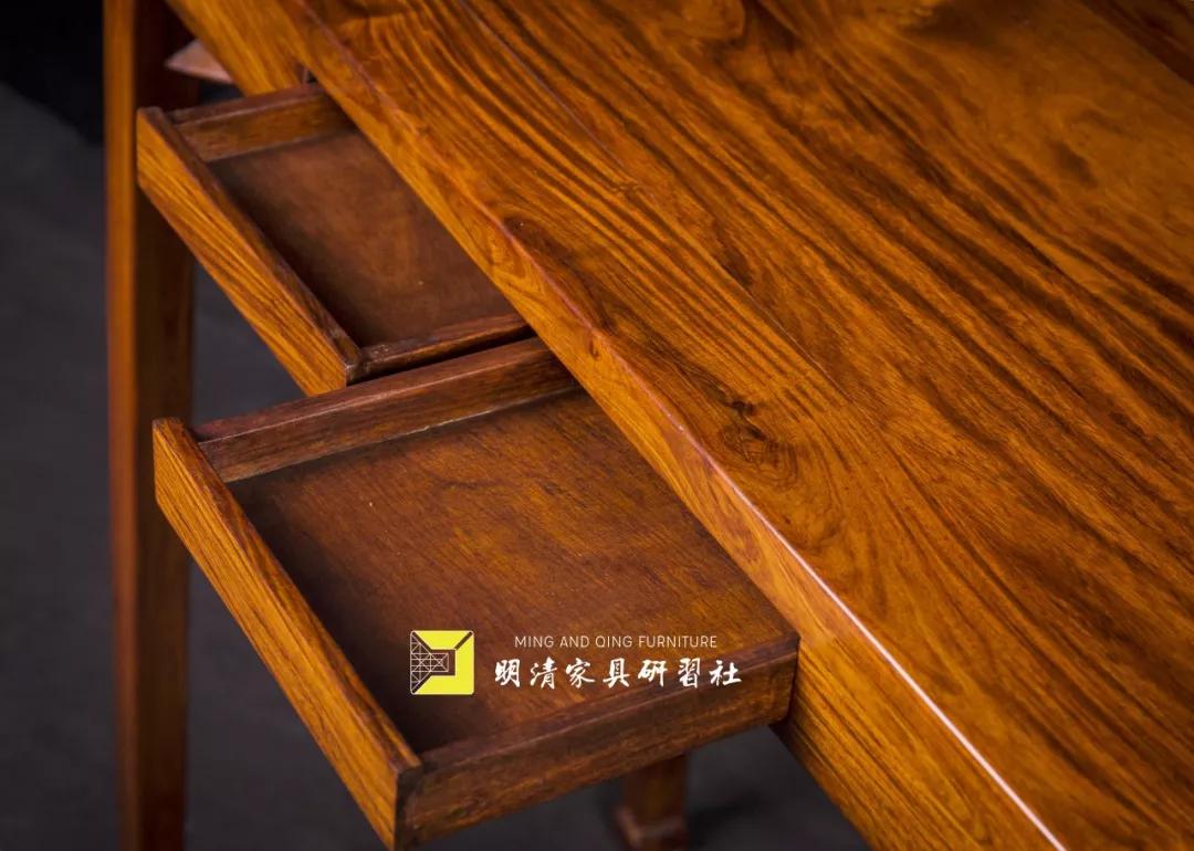 家具中的变形金刚