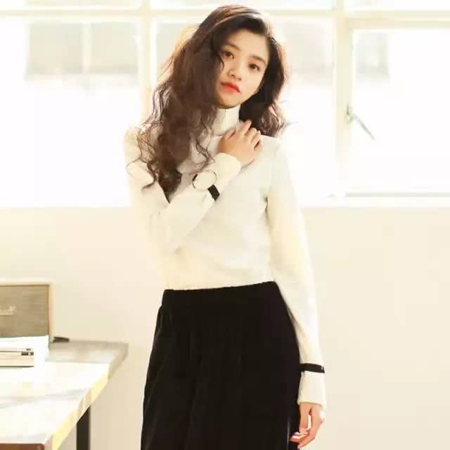 新款小衫洋气减龄搭裙子,衬衫半身裙早春最显气质穿搭