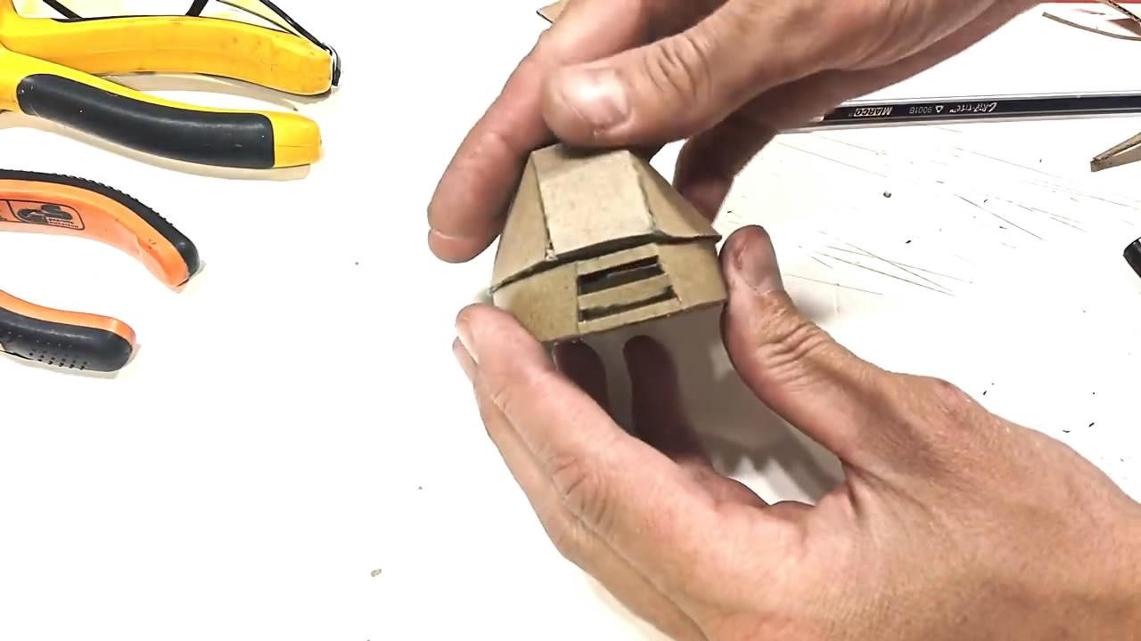 怎么做一个儿童纸板盒子机器人,用纸板做炫酷的机器人