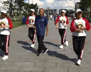 打碎了牙齿往肚子里咽谚语原句,打碎牙往肚里咽的谚语