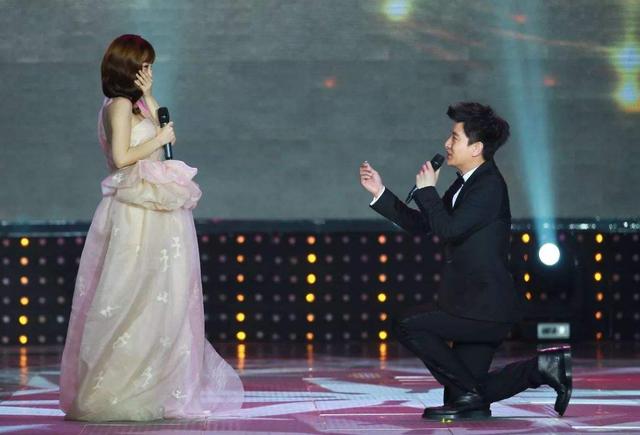 贾乃亮李小璐离婚甜馨抚养权归谁,甜馨抚养权为什么归李小璐