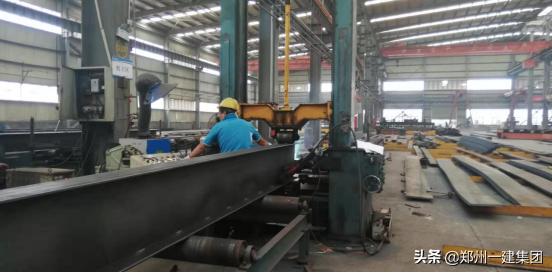 中秋节致敬坚守岗位的他们,中秋节依然坚守岗位的我们