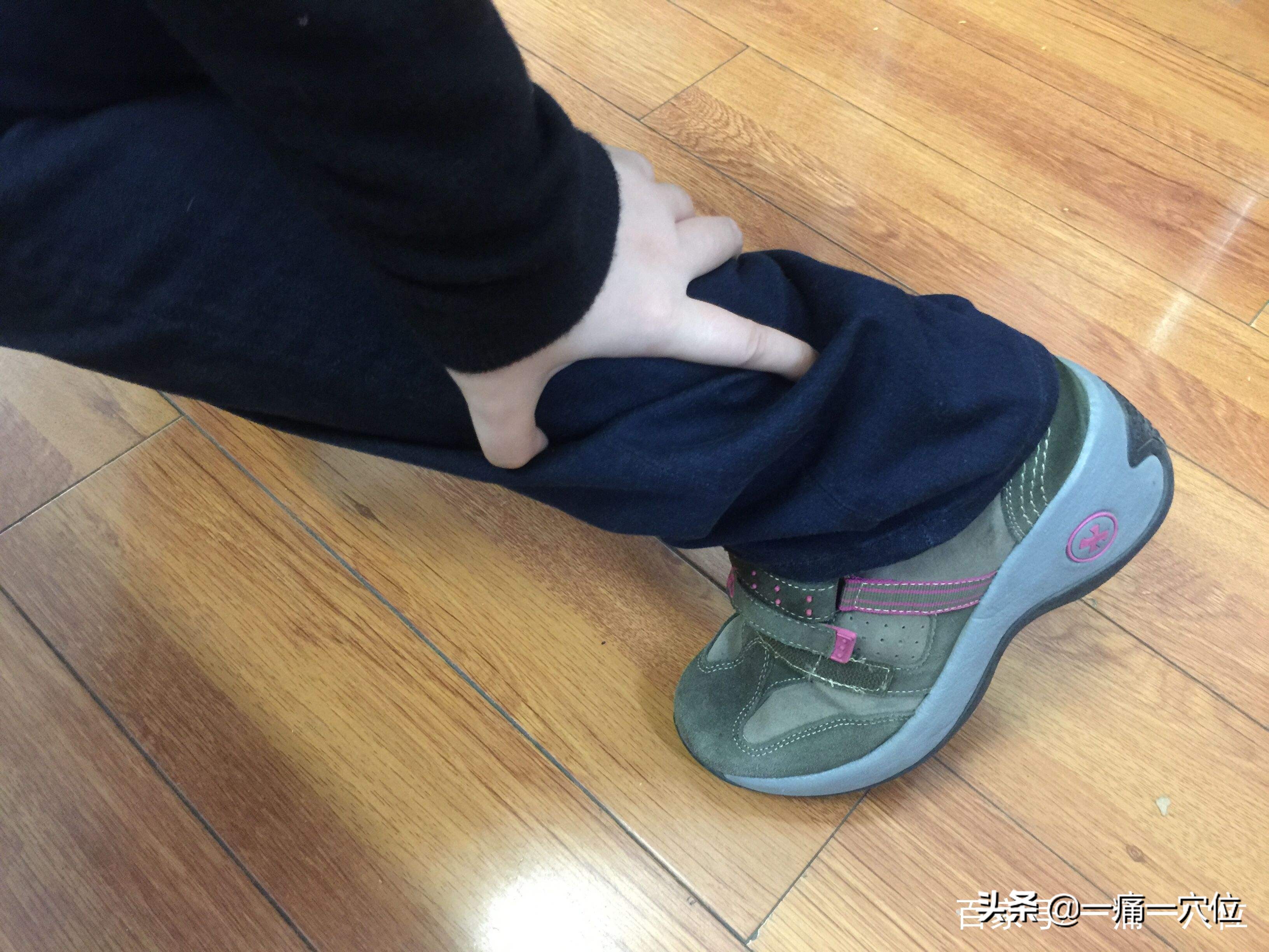 老年人腿抽筋了快速恢复小诀窍,中老年人腿抽筋按摩什么穴位图片