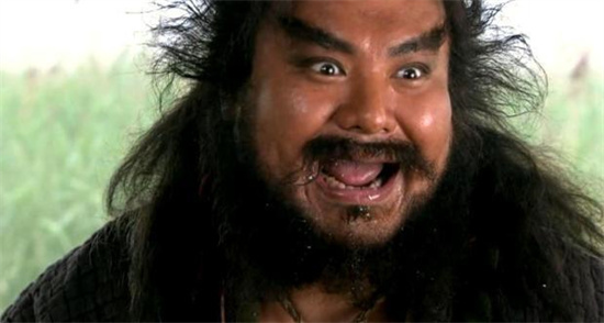 李逵最终悲惨下场：被掐着脖子像抓猪一样活捉，还被挑断手筋脚筋