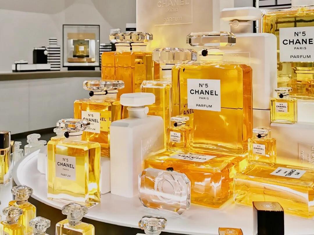 种香记｜秋冬轻*女熟**必备香水推荐-香奈儿5号（经典款）