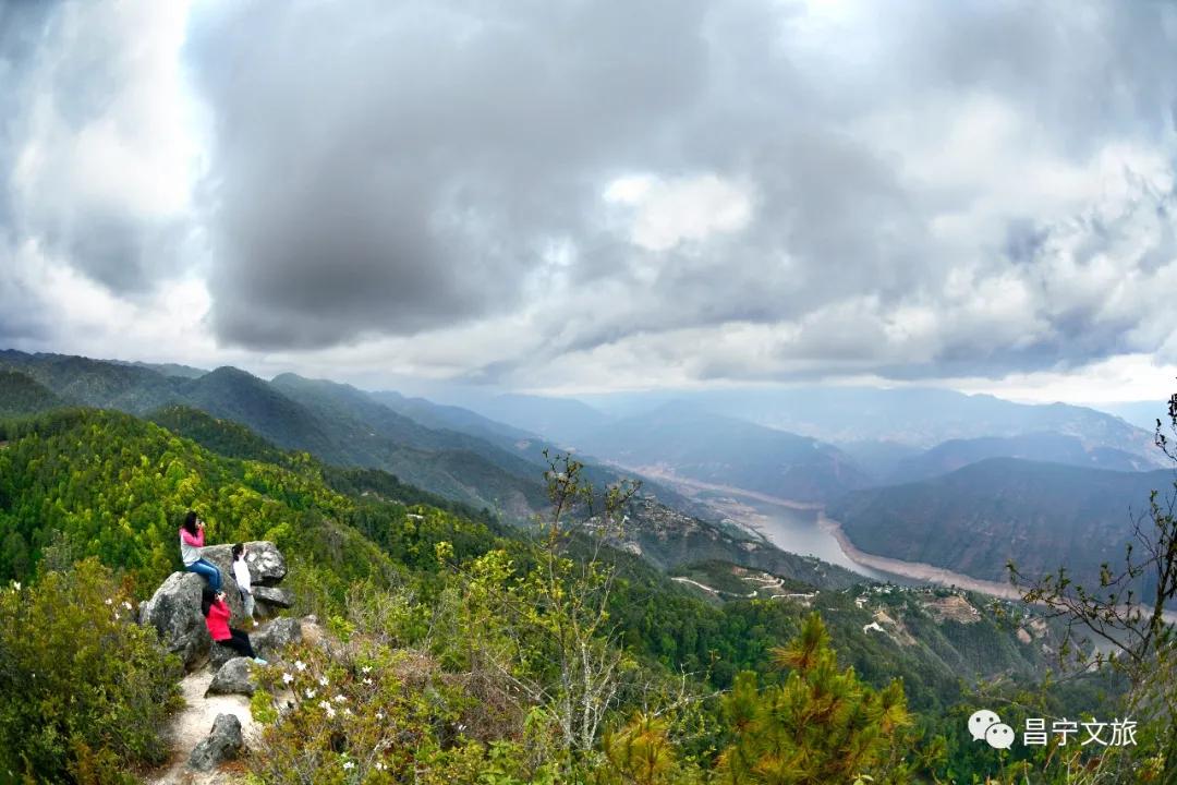 澜沧江梅里大峡谷景观,澜沧江大峡谷美景