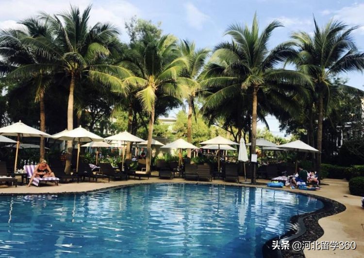 泰国教育最发达的地方,泰国的神奇制度