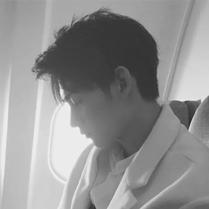 超丧成熟稳重的头像男,丧到极致的男生头像真人