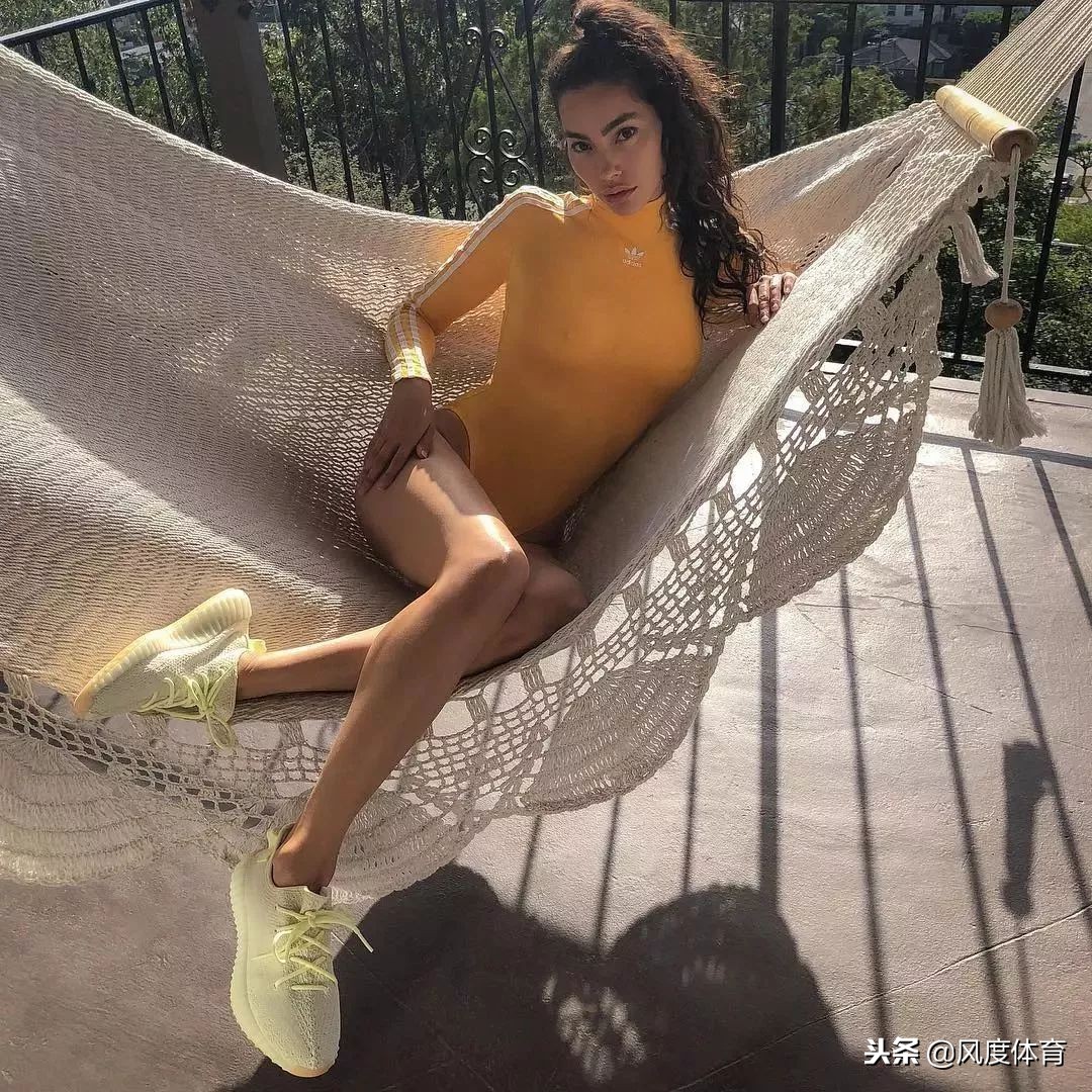 *窥偷**女神AdrianneHo的ins照片，我仿佛打开了新世界的大门……