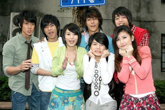 梁静茹承认离婚前火速删了几条微博:她遭受的打击不输夫妻离散