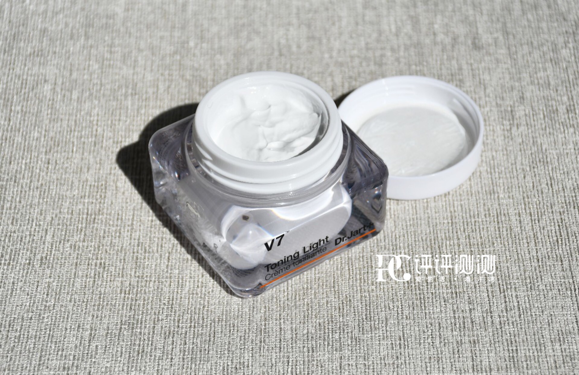 为什么同一款素颜霜价格相差十倍,素颜霜99两支