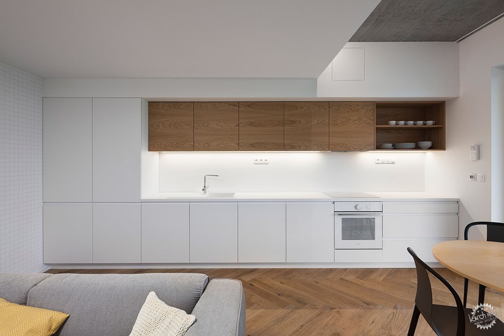 将“竖直”与“水平”完美组合的度假小屋