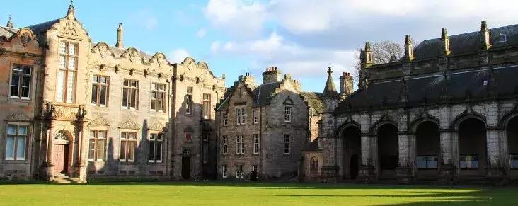 这个专业的应届生火了！年薪80万，没出校门就被挖走！