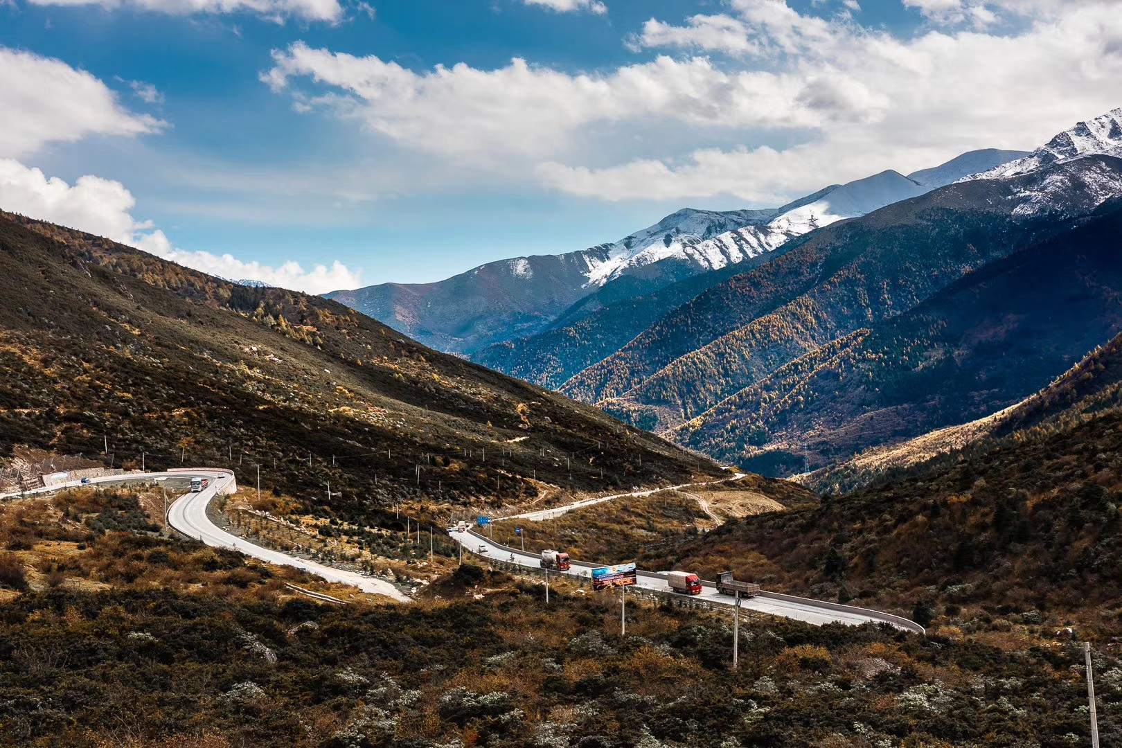 成都租车进藏带司机最便宜多少钱,成都318租车进藏