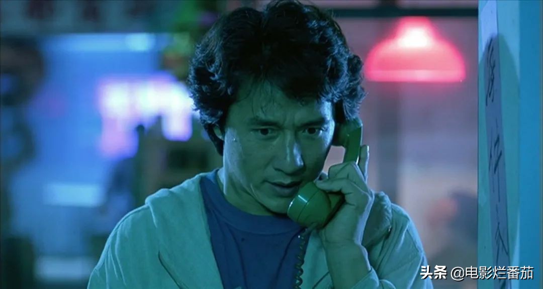 一急之下炒掉导演自己来，成龙在放火烧掉整条街后，电影终于大卖