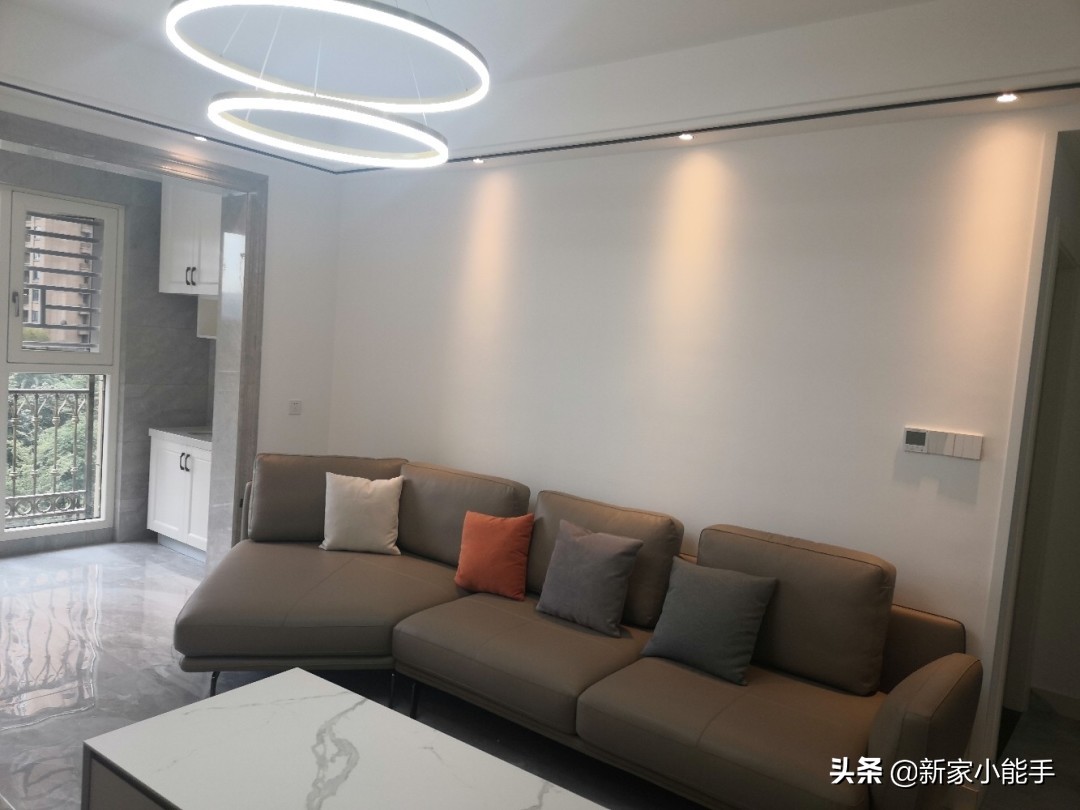 全屋家具搭配现代简约风格,装修现代简约新家入住