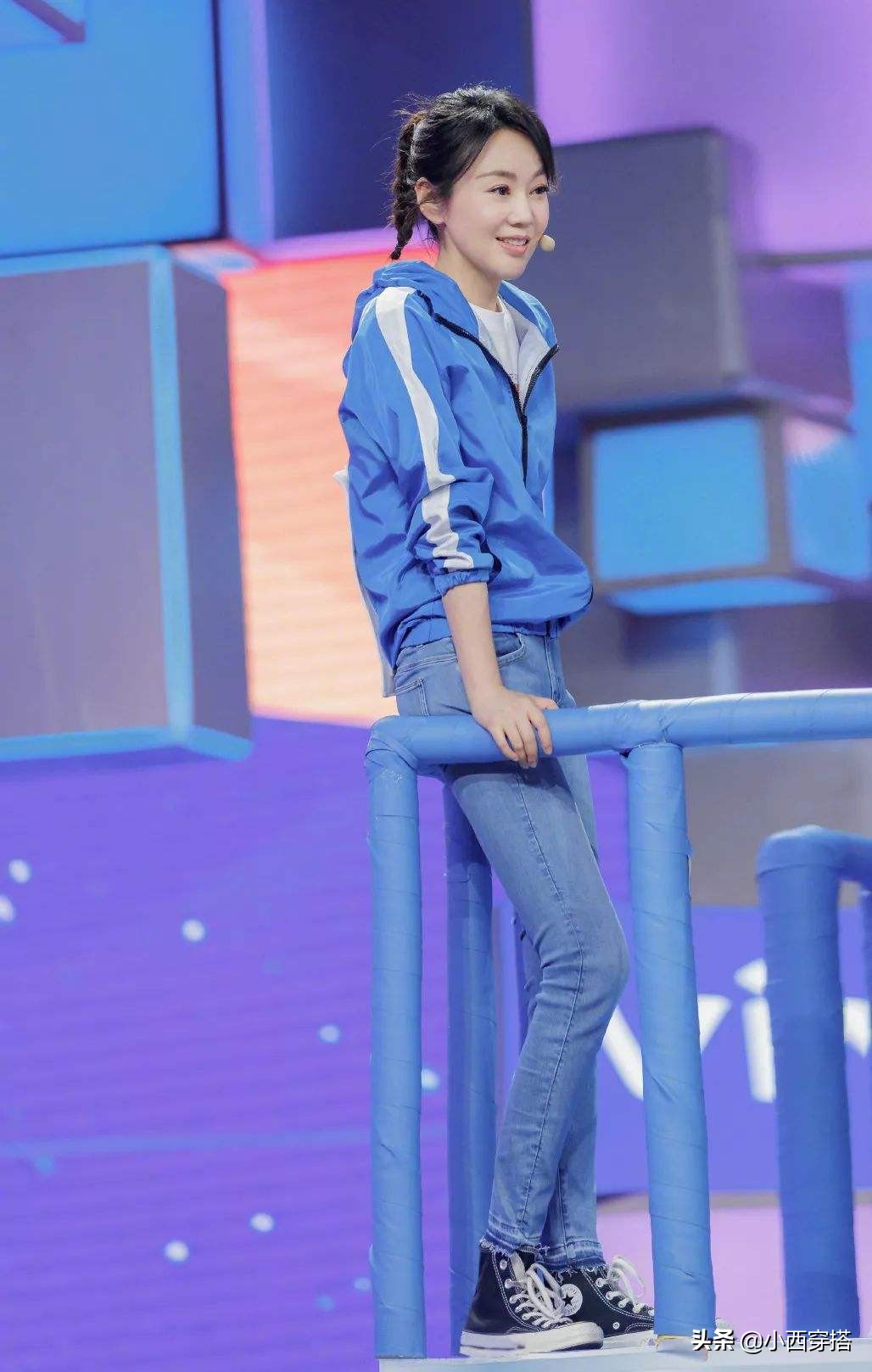 穿大妈服装的女生,钟丽缇闫妮