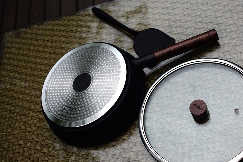 德国煎锅304不粘锅,德国原铸无涂层不粘锅