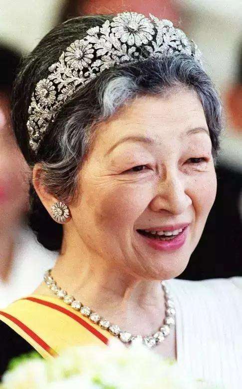 露似珍珠,露似珍珠霜