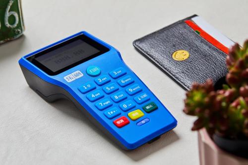 拉卡拉pos机被银行风控,拉卡拉pos机刷3万多为什么不到账