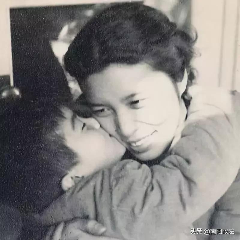 【荐读】你只知道王毅、华春莹，却不知道这个迷倒万千人的燕大“校花”才是曾经中国外交部隐藏的最狠角色！