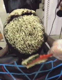 第一次跟女朋友见面送什么小礼物,第一次和女生约会她送我礼物