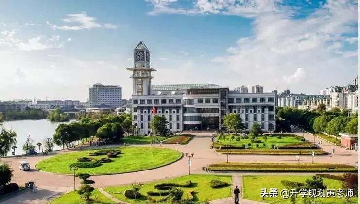 中南财经政法大学就业质量报告:34%留湖北,月薪7693元