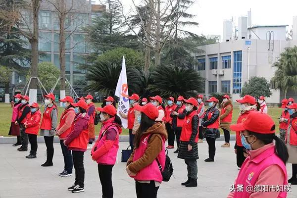 巾帼志愿者撑起抗疫防疫半边天,抗疫志愿者为出征勇士护小家