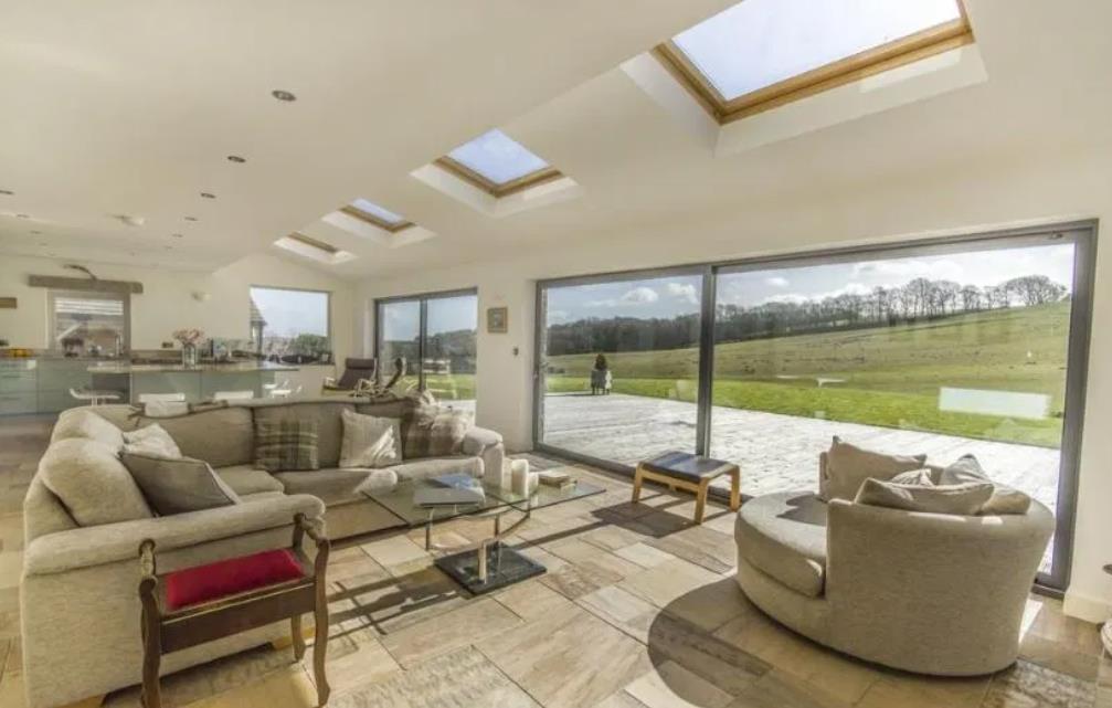 在英国100人民币能买到什么,100万英镑在英国能买什么房子