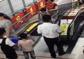 宝宝摔到头导致脑损伤,宝宝学走路摔了后脑